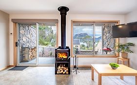 Freycinet Stone Studio 7 - Quartz